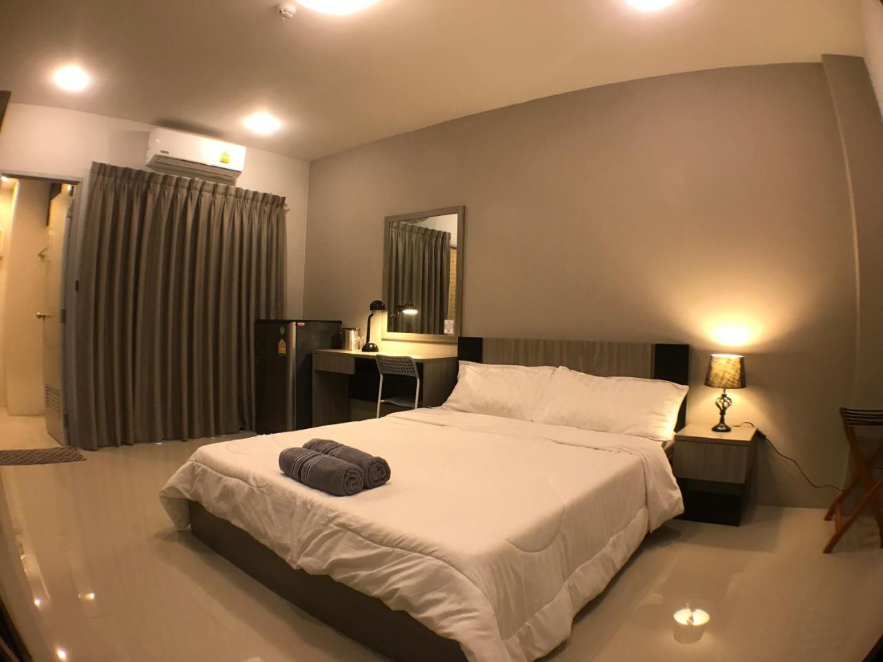 28 Place Bangkok Buitenkant foto